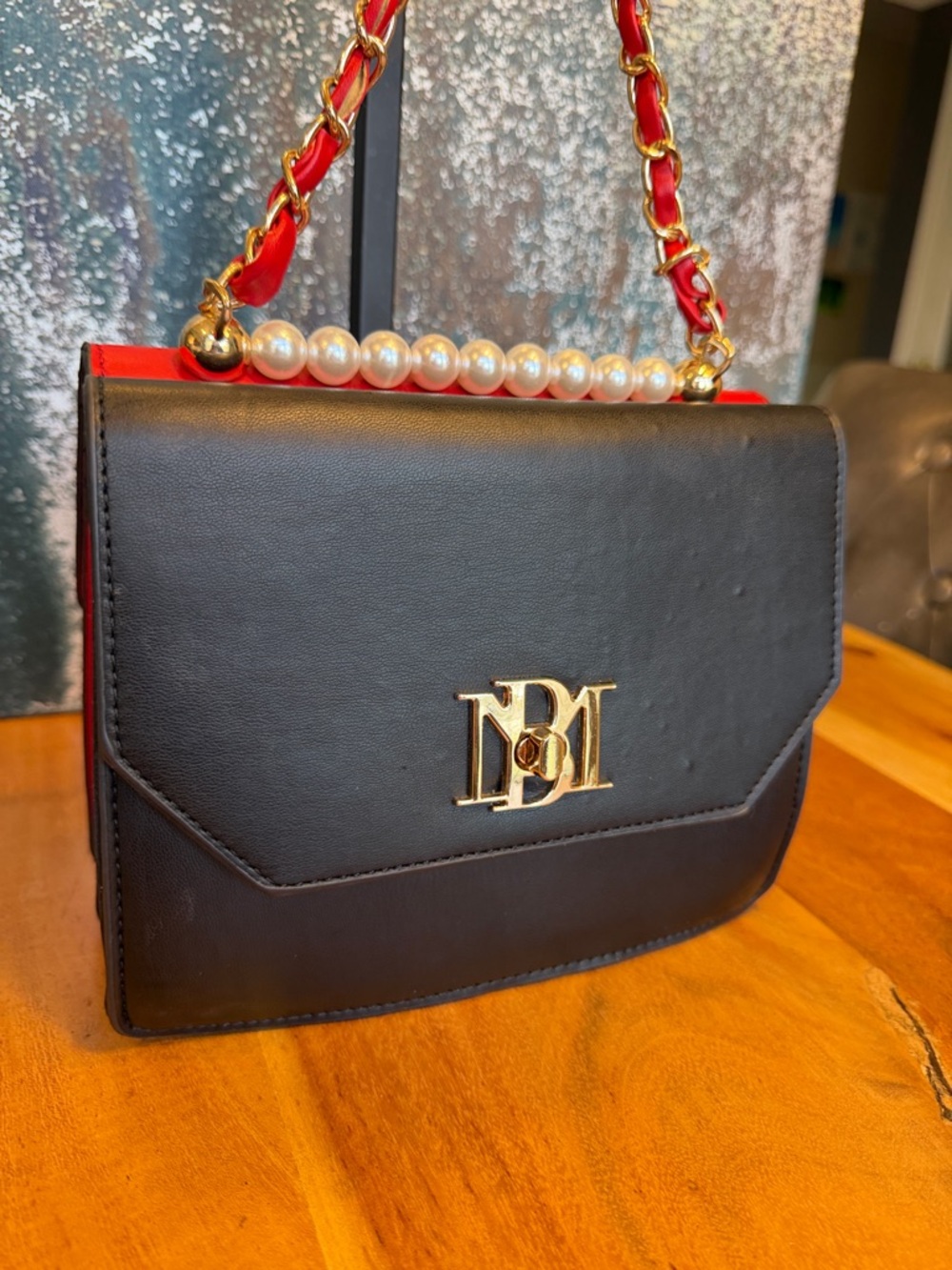 Badgley Mischka Barbiecore Pearl Handle Faux Leather Crossbody Black/Red (NWOT) - Picture 7 of 16
